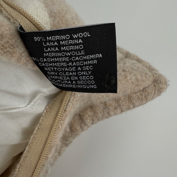 HERMES Wool Cashmere Avalon III Coco Camomille Small Square Pillow - Picture 10 of 11